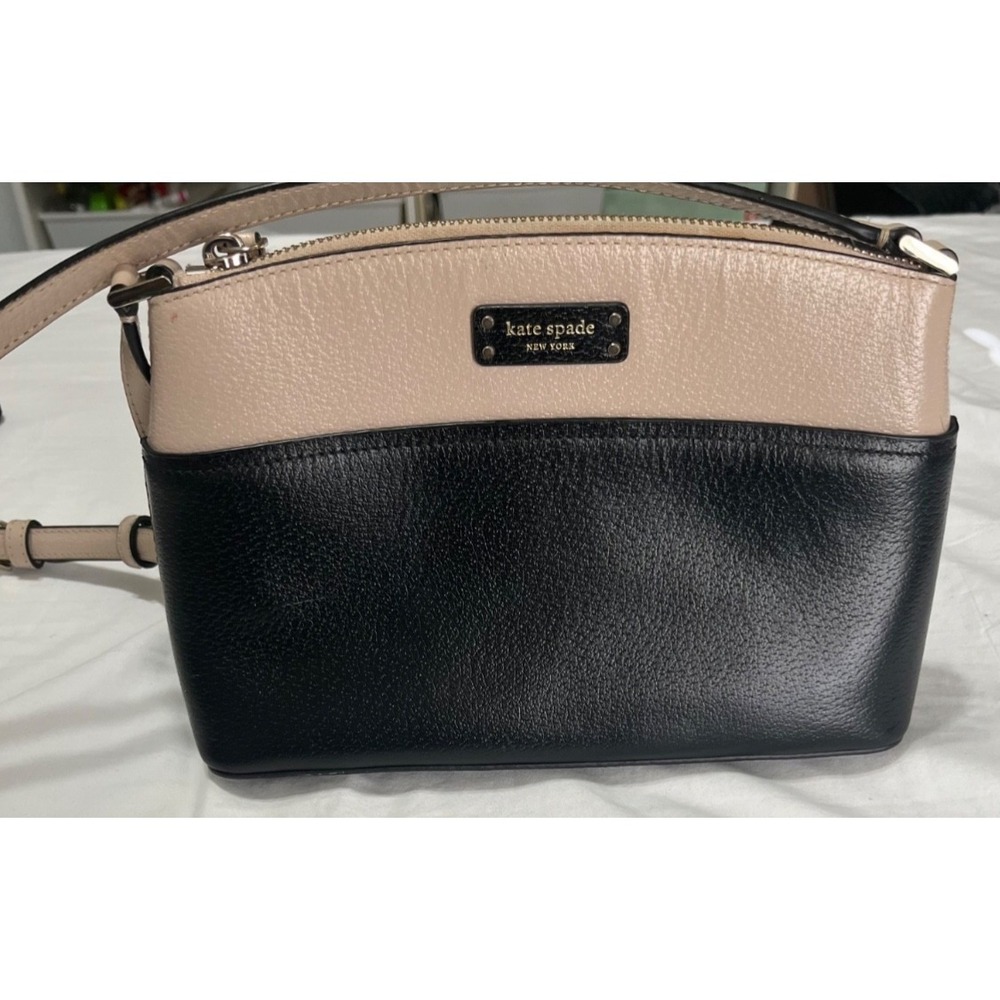 Kate Spade New York Colorblock Beige Black Pebbled Crossbody Bag‎
